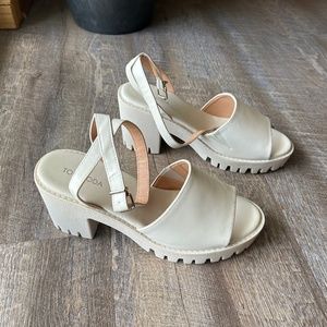 Size 10 Heels in Ivory (WIDE)